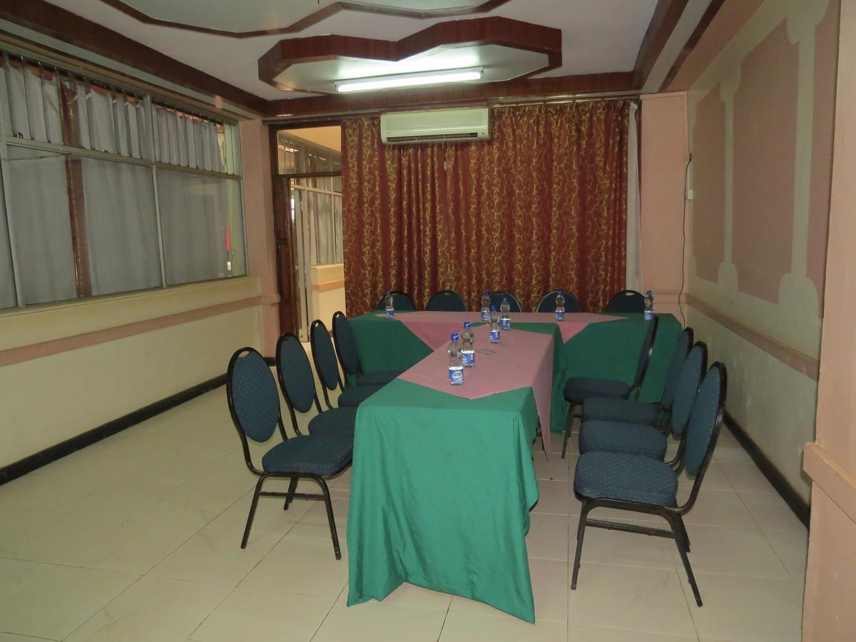 Ibis 2000 Hotel Nyeri Exterior photo